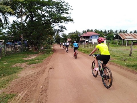 15 DAY LUANG PRABANG - HANOI BICYCLE TOURS