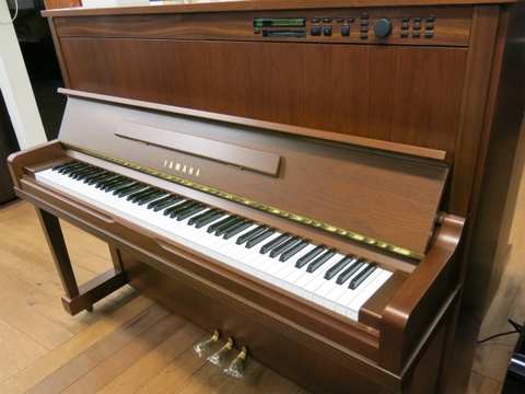 PIANO YAMAHA HQ100wn