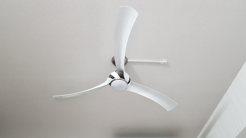 QUẠT TRẦN AKOVA WH LED