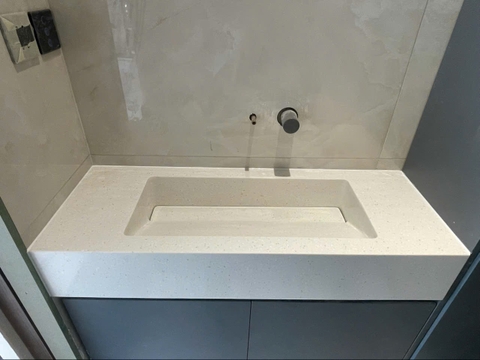 Chậu đá solid surface nguyên khối hiện đại lắp đặt tại Thảo Điền, quận 2