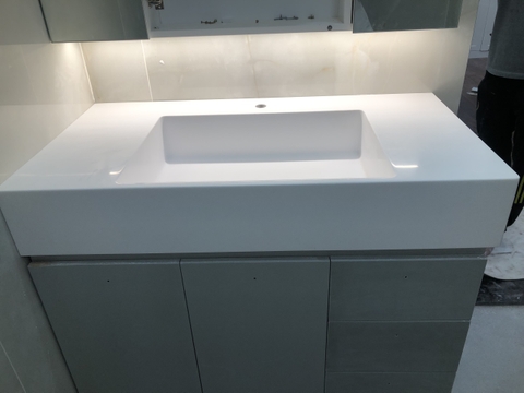 Chậu lavabo nguyên khối đá solid surface hoàn thiện tại Thủ Đức