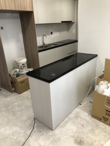 Đá nhân tạo solid surface kim sa đen ốp đảo bếp