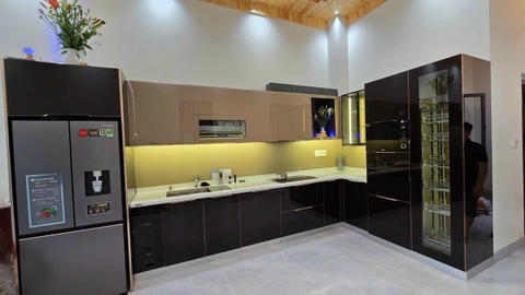 Đá solid surface korean Himacs S028 Alpine White ốp mặt bếp tại Phú Mỹ Hưng Quận 7