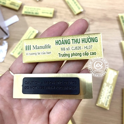Thẻ tên nhân viên bằng đồng ăn mòn