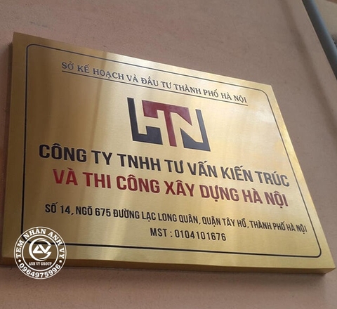 Biển công ty inox xước vàng, gấp chân vuông