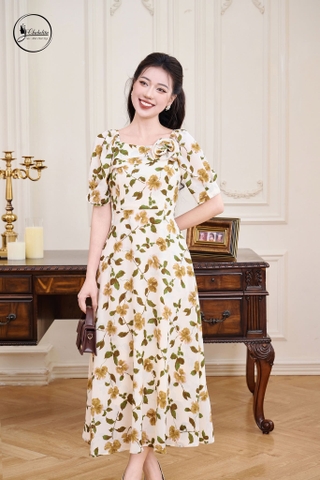 Đầm hoa xòe tay lỡ cổ đính hoa màu be