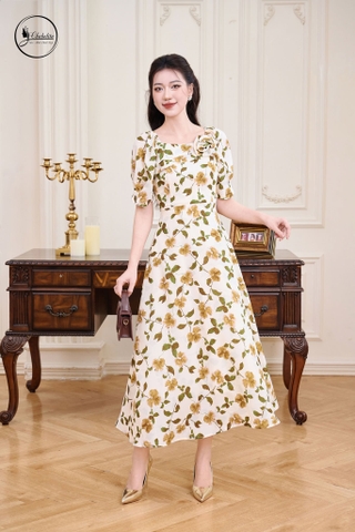 Đầm hoa xòe tay lỡ cổ đính hoa màu be