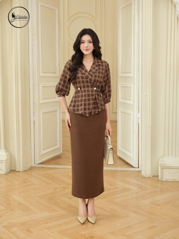 Áo blazer dài tay kẻ nâu