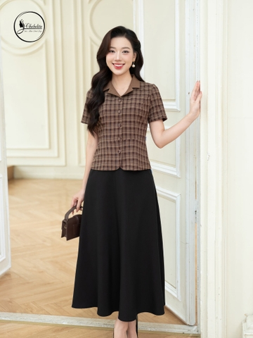 Áo sơ mi phối cổ vest kẻ đen