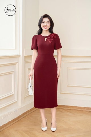 Đầm tay lỡ cổ tròn đính hoa màu đỏ đô