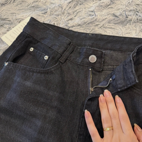 Jean đen loang nhẹ