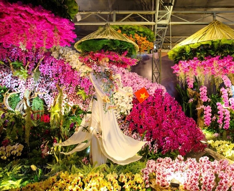 Chuyến tàu đa sắc hoa lan TP HCM - NGUON https://vietnam.vnanet.vn