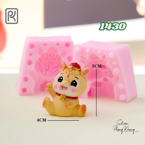 Khuôn silicon ngựa đang ngồi