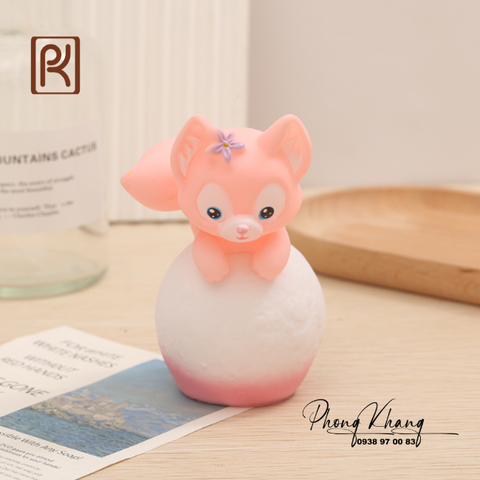 Phụ kiện trang trí bánh kem - mô hình cao cấp hình bé Lina Bell ôm quả cầu