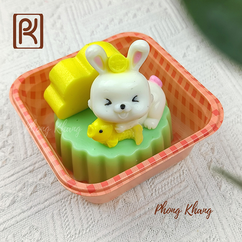 Khuôn silicon thỏ ôm cá vàng