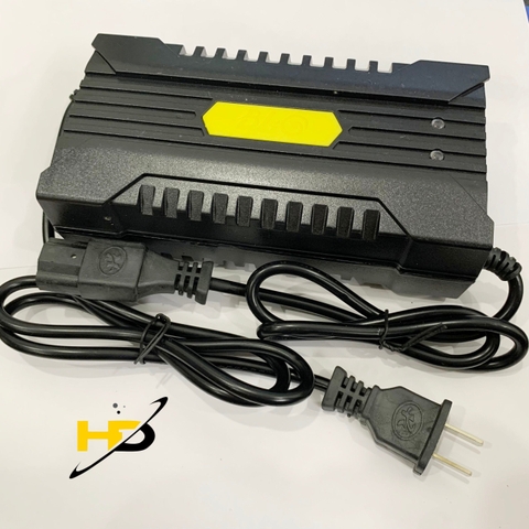 Sạc Xe Điện BLQ 60V-20AH Dùng Cho Xe Zoomer, Vespa,..Loại Xe 5 Bình Ắc Quy To