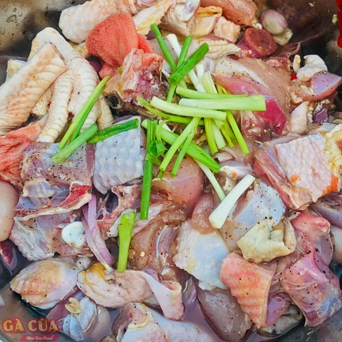 Thịt Gà Tươi - Gà Thả Vườn