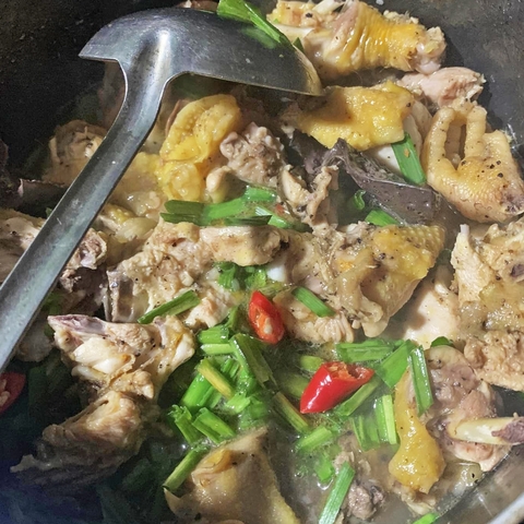 Gà Kho Nén