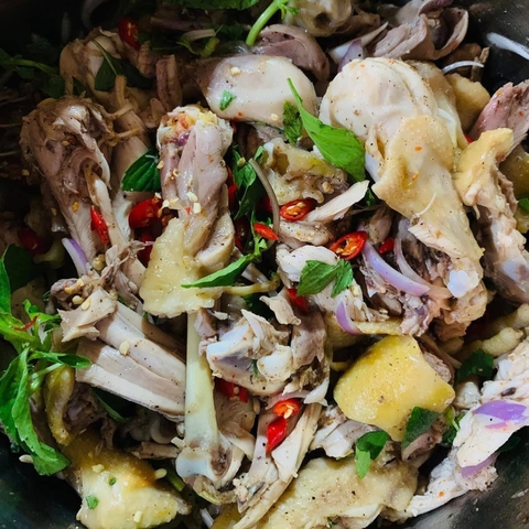 Gà Hấp Lá Chanh Xé Bóp