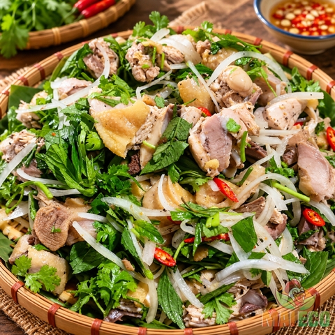 Gà Hấp Lá Chanh Chặt Bóp