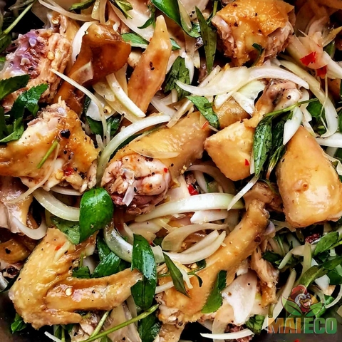 Gà Hấp Lá Chanh Chặt Bóp