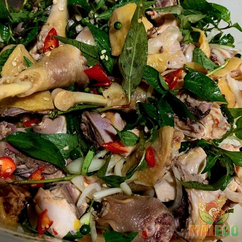 Gà Hấp Lá Chanh Chặt Bóp