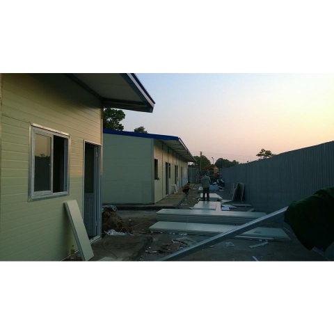 Nhà lắp ghép tôn xốp giá rẻ làm nhà điều hành công trường