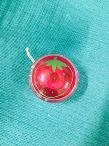 Đồ chơi con quay yoyo Dâu Tây