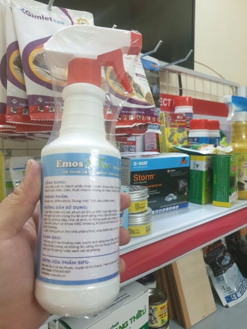 Chai Xịt Diệt Côn Trùng Emos 10SC