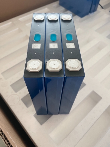 Pin lithium sắt phosphate EVE 150Ah mới của EVE, pin lithium 3,2V