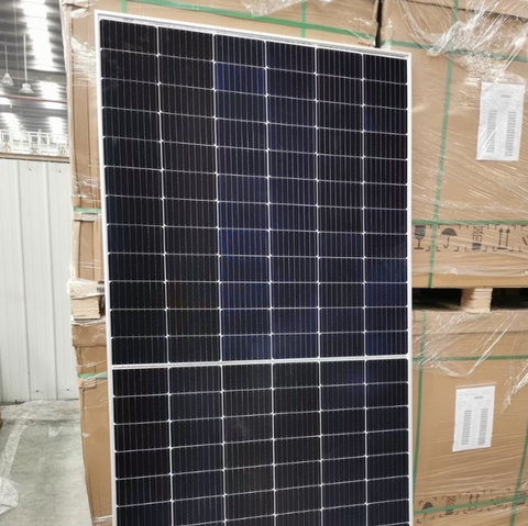 lắp đặt Tấm pin mặt trời đơn tinh thể Trina Solar 650W