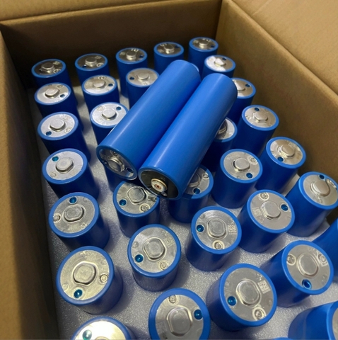 Pin lithium sắt phosphate EVE C40 mới 3.2v 20Ah, xả liên tục 3C