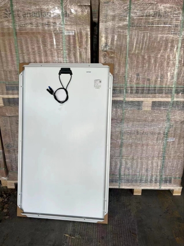 giá thay Tấm pin quang điện mặt trời Canadian Solar 700w 705w
