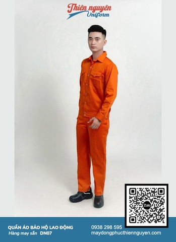 Đồng phục bảo hộ lao động màu cam rực, chất liệu vải kaki dày dặn, chống bào mòn, thấm hút mồ hôi