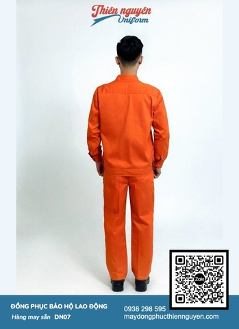 Đồng phục bảo hộ lao động màu cam rực, chất liệu vải kaki dày dặn, chống bào mòn, thấm hút mồ hôi