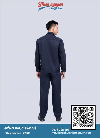 Mẫu quần áo bảo hộ lao động màu xanh đậm, chất liệu vải thấm hút mồ hồi, chống bào mòn