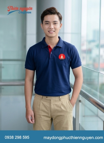 Đồng phục học sinh cấp 3 trường Marie Curie với tông màu xanh navy và màu be mang đến sự năng động, trưởng thành
