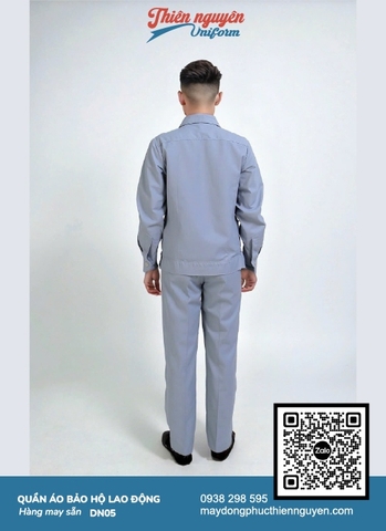 Mẫu đồng phục bảo hộ công nhân sử dụng chất vải kaki dày dặn, thấm hút mồ hôi
