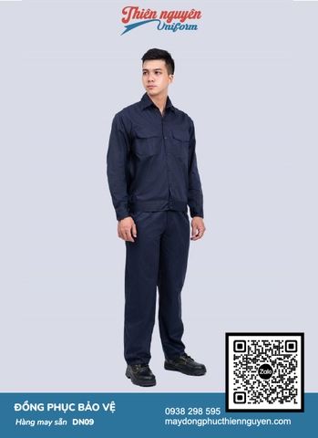 Mẫu quần áo bảo hộ lao động màu xanh đậm, chất liệu vải thấm hút mồ hồi, chống bào mòn
