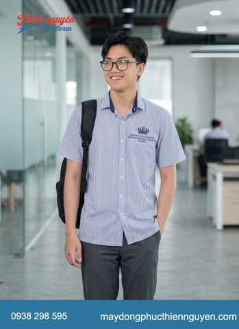 Đồng phục học sinh cấp 3 trường quốc tế Anh Việt BVIS áo sơ mi họa tiết kẻ sọc kết hợp với quần và chân váy màu xám
