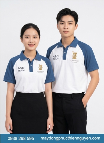 Mẫu đồng phục trường Sedbergh Vietnam - BCIS nổi bật với áo thun polo màu trắng kết hợp với xanh đậm, logo trường được thêu sắc nét