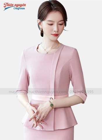 Mẫu đồng phục nhân viên lễ tân spa màu hồng