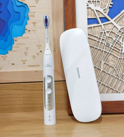 Bàn chải điện Philips Sonicare 7000 (hàng trưng bày 95-99%)