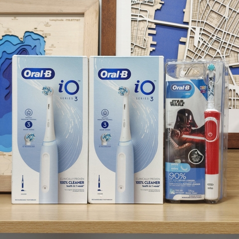 Combo bàn chải điện Oral-B Family Pack iO Series 3 và Kids cho bé
