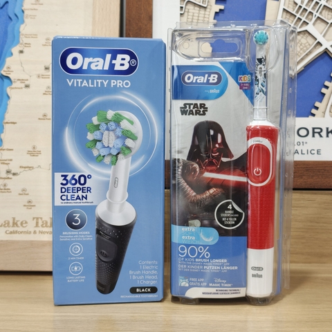 Combo bàn chải điện Oral-B Family Pack Vitality Pro và Kids 3+ cho bé