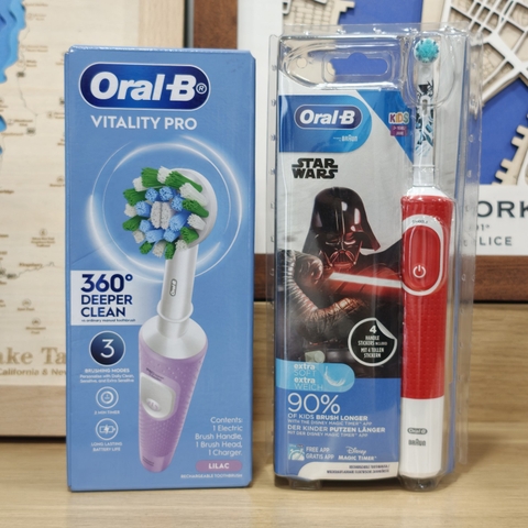 Combo bàn chải điện Oral-B Family Pack Vitality Pro và Kids 3+ cho bé