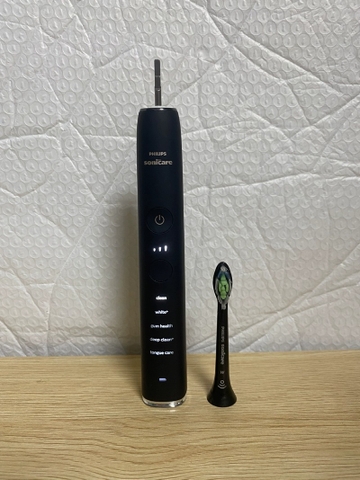 Bàn chải điện Philips DiamondClean 9700 hàng trưng bày