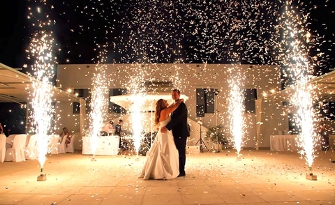 Dịch vụ pháo hoa đám cưới cao cấp - Tạo dấu ấn đặc biệt cho ngày trọng đại trong đời 2 Pháo hoa Ống phun nước bạc của Bộ Quốc Phòng - Pháo hoa đám cưới