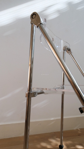 Ghế gập trong suốt 02