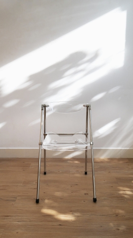 Ghế gập trong suốt 02